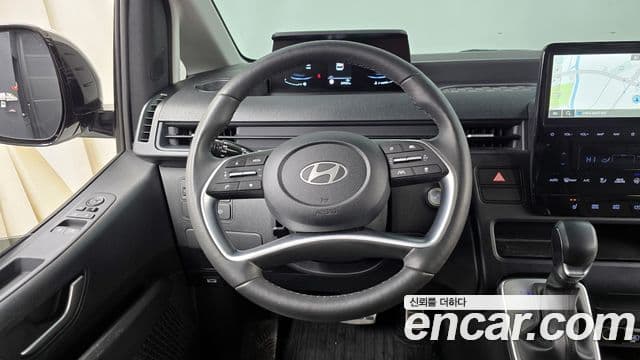 Hyundai Staria Modern, 2025 13