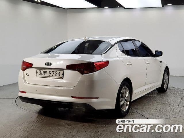 Kia K5 LPI Smart, 2011 4