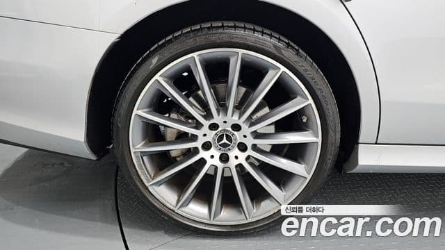 Mercedes-Benz E-класс W213 AMG Line, 2020 все фото