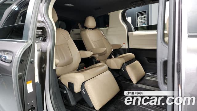Toyota Sienna 4세대, 2021 12