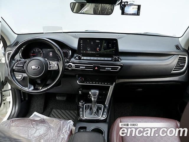 Kia Seltos Signature, 2022 все фото