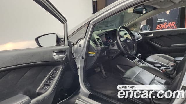 Kia K3 Trendy, 2013 10