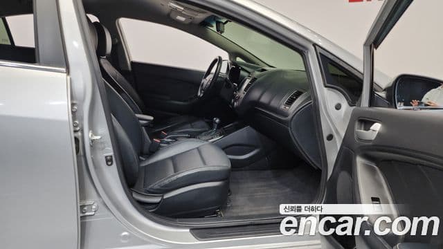 Kia K3 Trendy, 2013 11