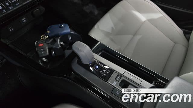 Toyota 프리우스 5세대 2.0 XLE, 2026 9