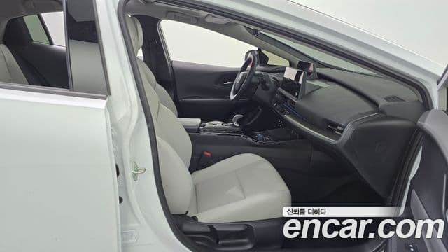 Toyota 프리우스 5세대 2.0 XLE, 2026 11