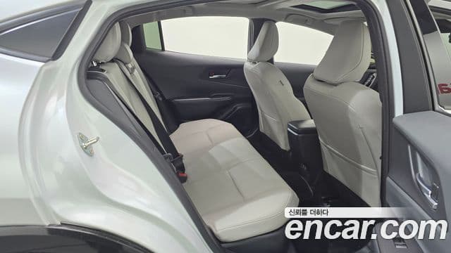 Toyota 프리우스 5세대 2.0 XLE, 2026 12