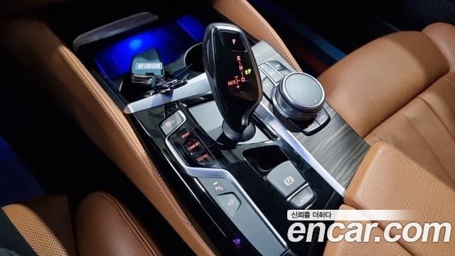 BMW 5시리즈 (G30) 520d M Sport Plus, 2017 9