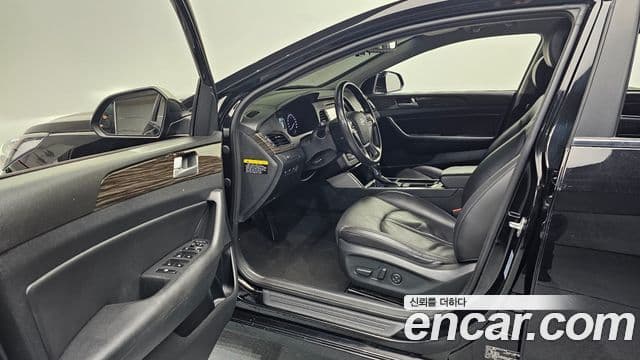 Hyundai LF Sonata 2.0 Smart, 2015 10
