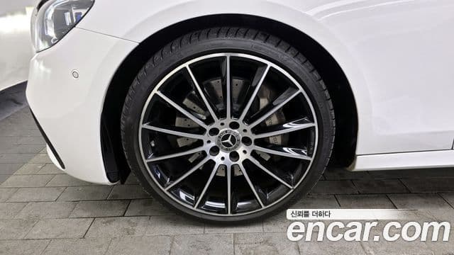 Mercedes-Benz E-класс W213 AMG Line, 2023 все фото