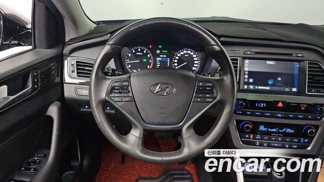 Hyundai LF Sonata Special, 2016 15
