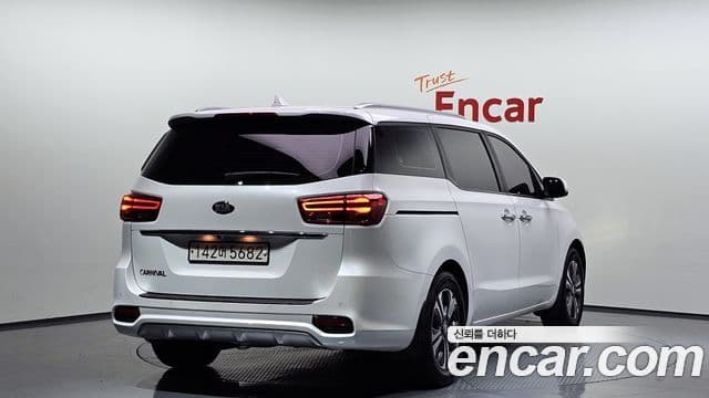 Kia The / новый New Carnival Luxury, 2020 2