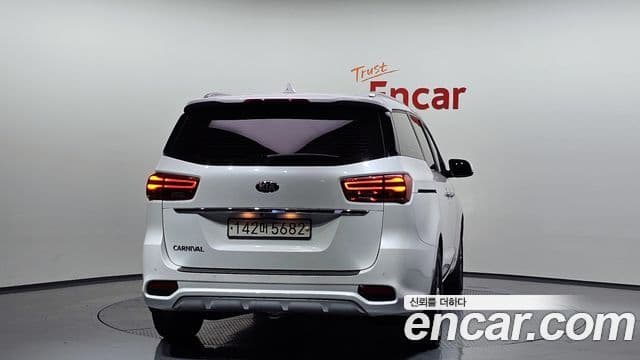 Kia The / новый New Carnival Luxury, 2020 4