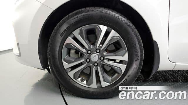 Kia The / новый New Carnival Luxury, 2020 все фото