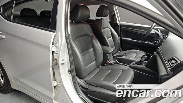 Hyundai Avante AD 1.6 GDI Smart, 2016 12