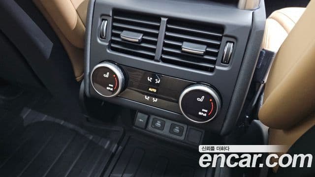 Land Rover Discovery 5 D350 Dynamic HSE, 2025 17