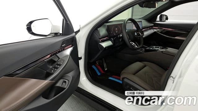BMW 5시리즈 (G60) 520i M Sport, 2025 10