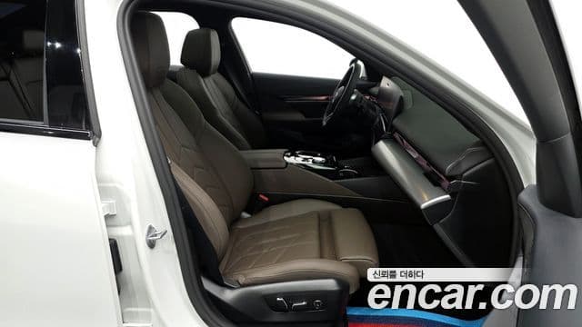 BMW 5시리즈 (G60) 520i M Sport, 2025 11