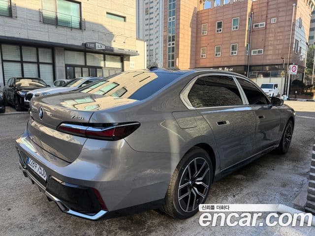 BMW 7시리즈 (G70) 740i xDrive M Sport, 2026 все фото
