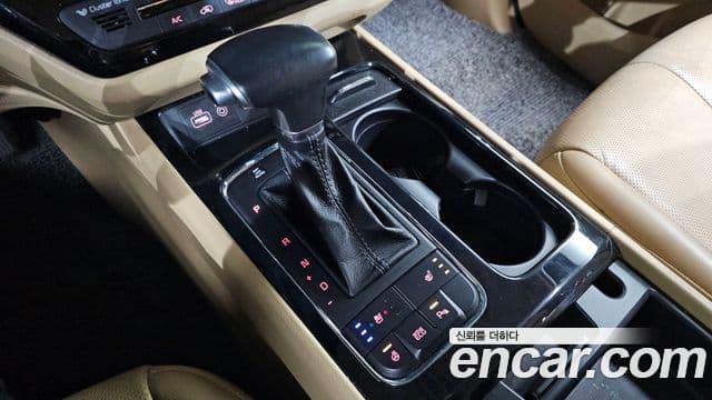 Kia All New Carnival VIP, 2017 9