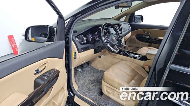 Kia All New Carnival VIP, 2017 10