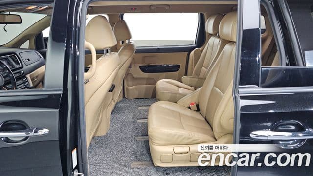 Kia All New Carnival VIP, 2017 11