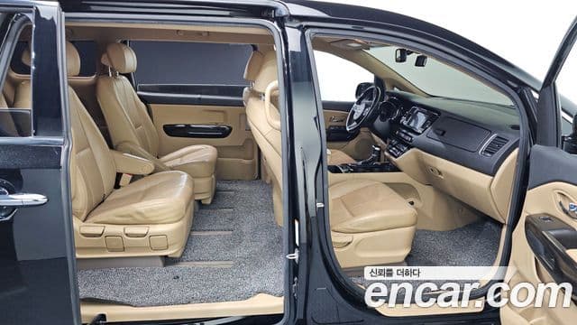 Kia All New Carnival VIP, 2017 12