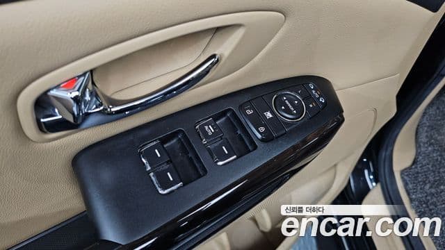 Kia All New Carnival VIP, 2017 13