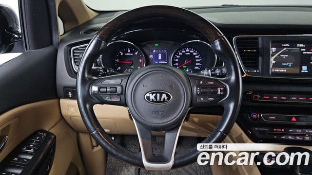 Kia All New Carnival VIP, 2017 15