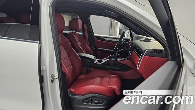 Porsche Cayenne (PO536) 3.0 Platinum Edition, 2023 10