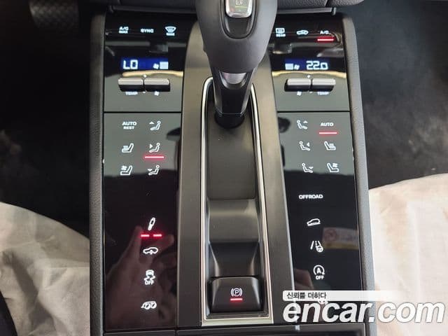 Porsche Macan 95B, 2023 7