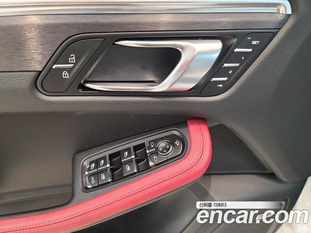 Porsche Macan 95B, 2023 11