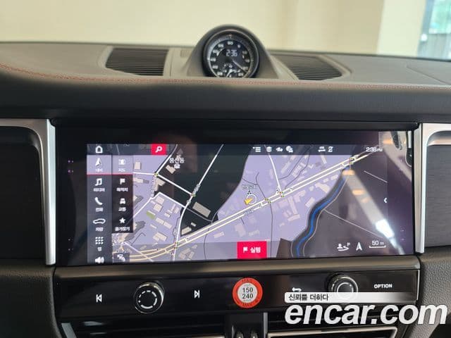 Porsche Macan 95B, 2023 12