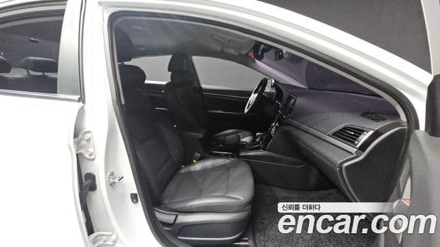 Hyundai Avante AD 1.6 GDI Value Plus, 2018 11