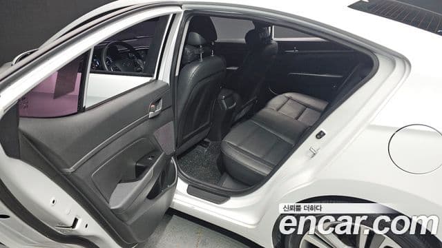 Hyundai Avante AD 1.6 GDI Value Plus, 2018 12