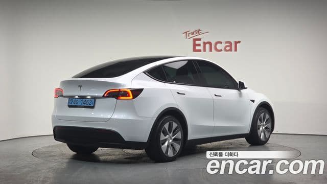 Tesla модель Y, 2024 2