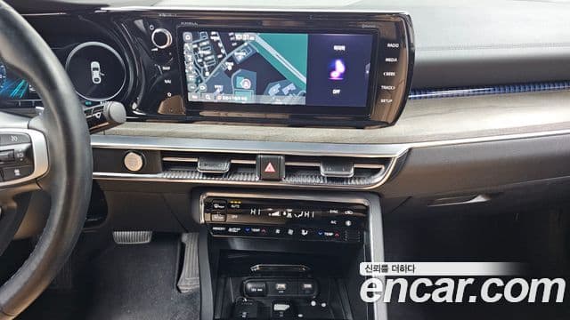 Kia K5 гибрид 3세대 Signature, 2023 15