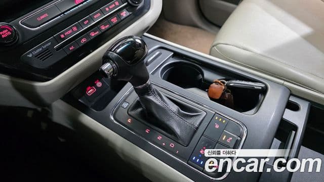 Kia All New Carnival Luxury, 2016 9