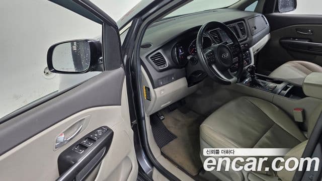 Kia All New Carnival Luxury, 2016 12