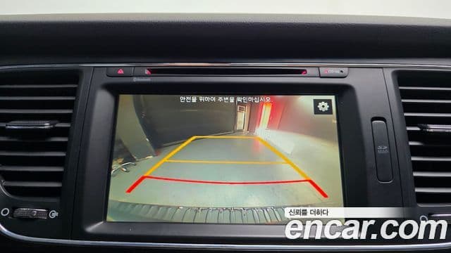 Kia All New Carnival Luxury, 2016 17