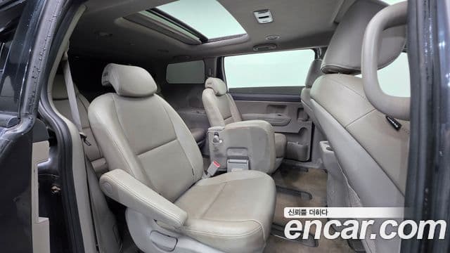 Kia All New Carnival Luxury, 2016 19