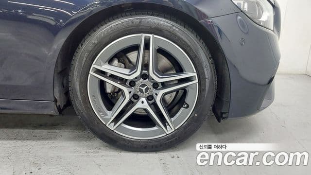 Mercedes-Benz E-класс W213 AMG Line, 2023 все фото