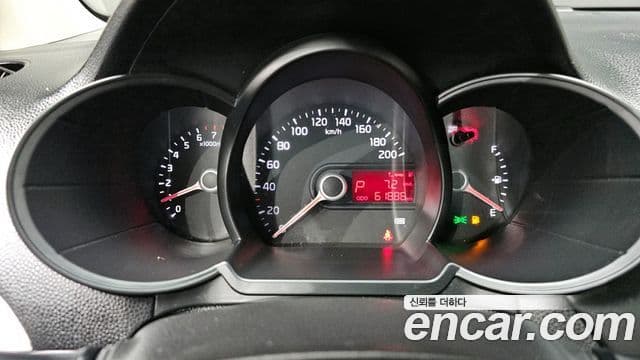 Kia All New Morning Deluxe Trendy, 2014 8