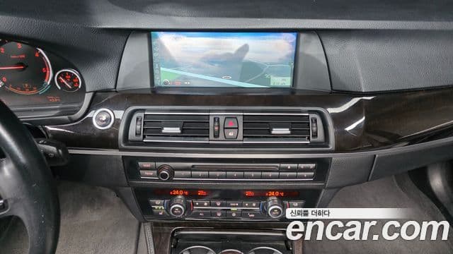 BMW 5시리즈 (F10), 2011 16