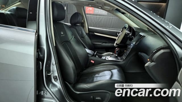 Infiniti G25 V36, 2012 10