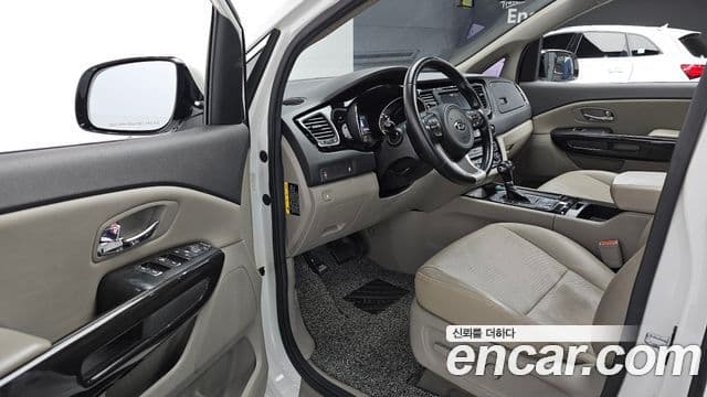 Kia All New Carnival Prestige, 2016 11