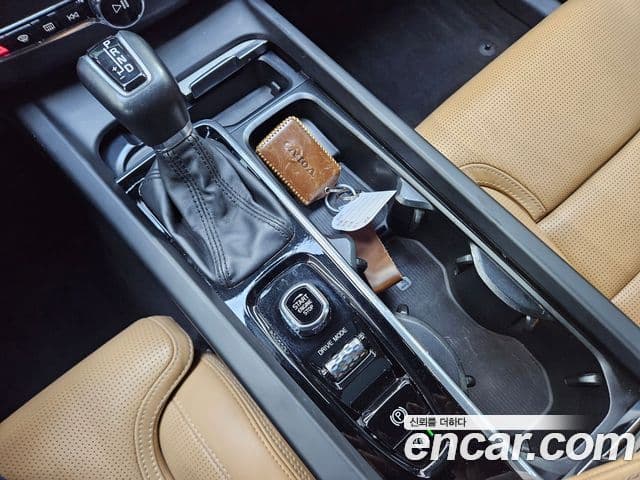 Volvo XC60 2세대 D5 Inscription, 2019 9