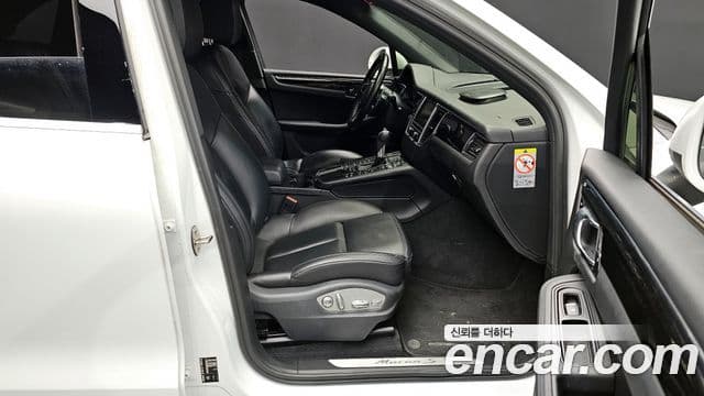 Porsche Macan 95B, 2015 11