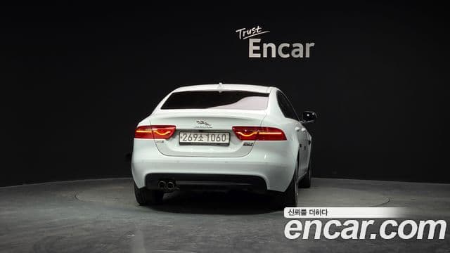 Jaguar XE 20d Prestige AWD, 2018 4