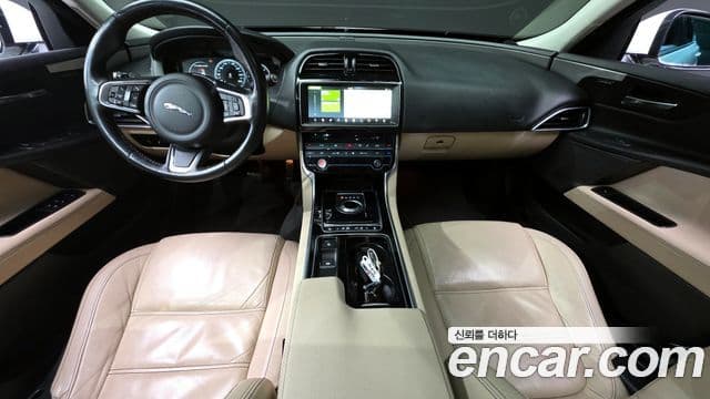 Jaguar XE 20d Prestige AWD, 2018 7