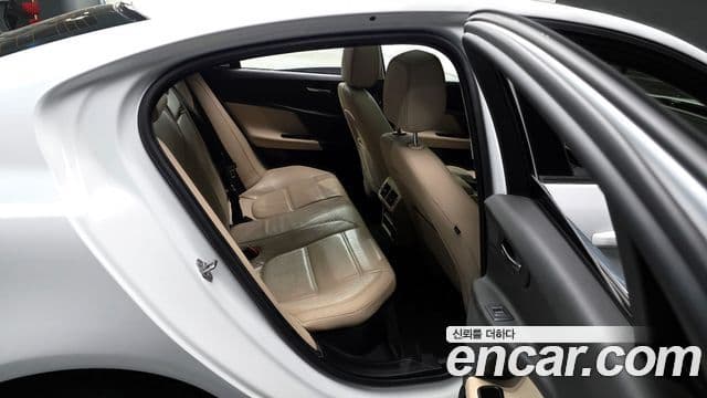 Jaguar XE 20d Prestige AWD, 2018 12